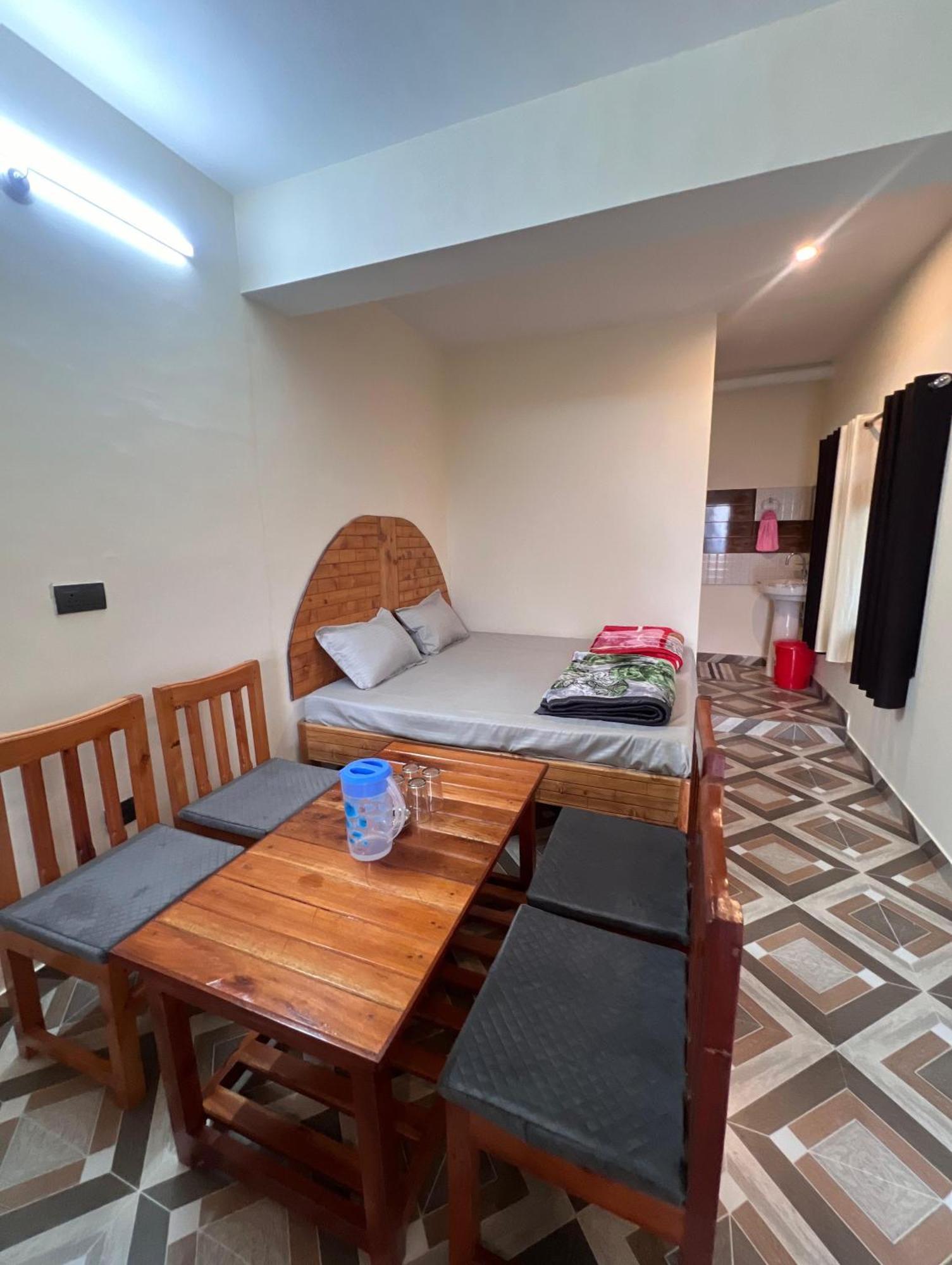 Binsar Royal Homestay Dhaulchhina, אלמורה מראה חיצוני תמונה